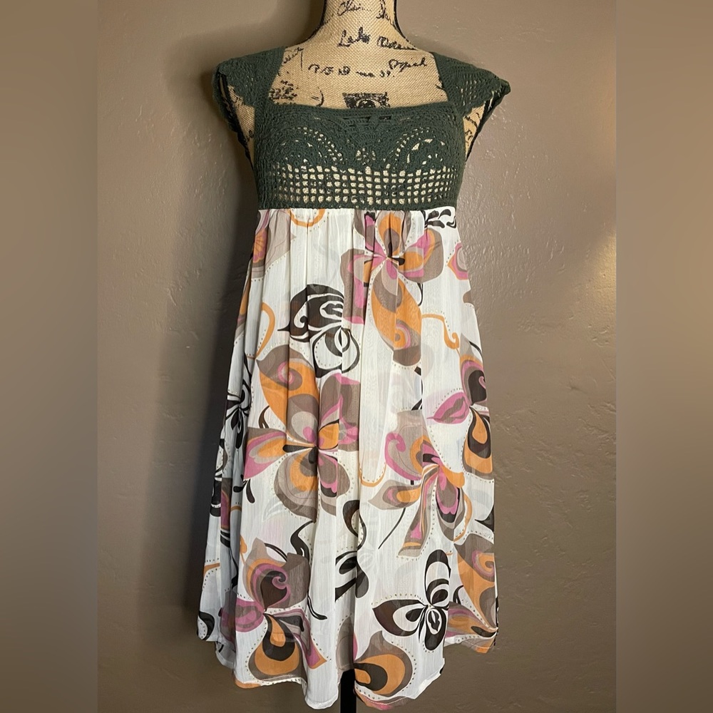 Boho Sugarlips crochet floral print dress Sz Sm PTP 15.5 light airy open dress